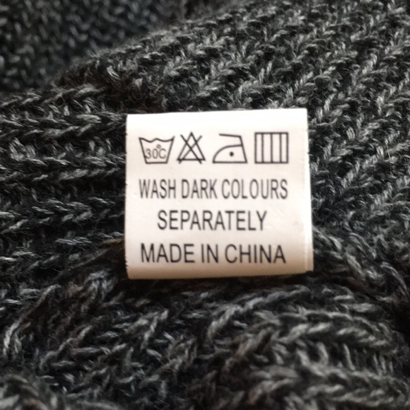 NWT: SWEATER - Picture 5 of 6